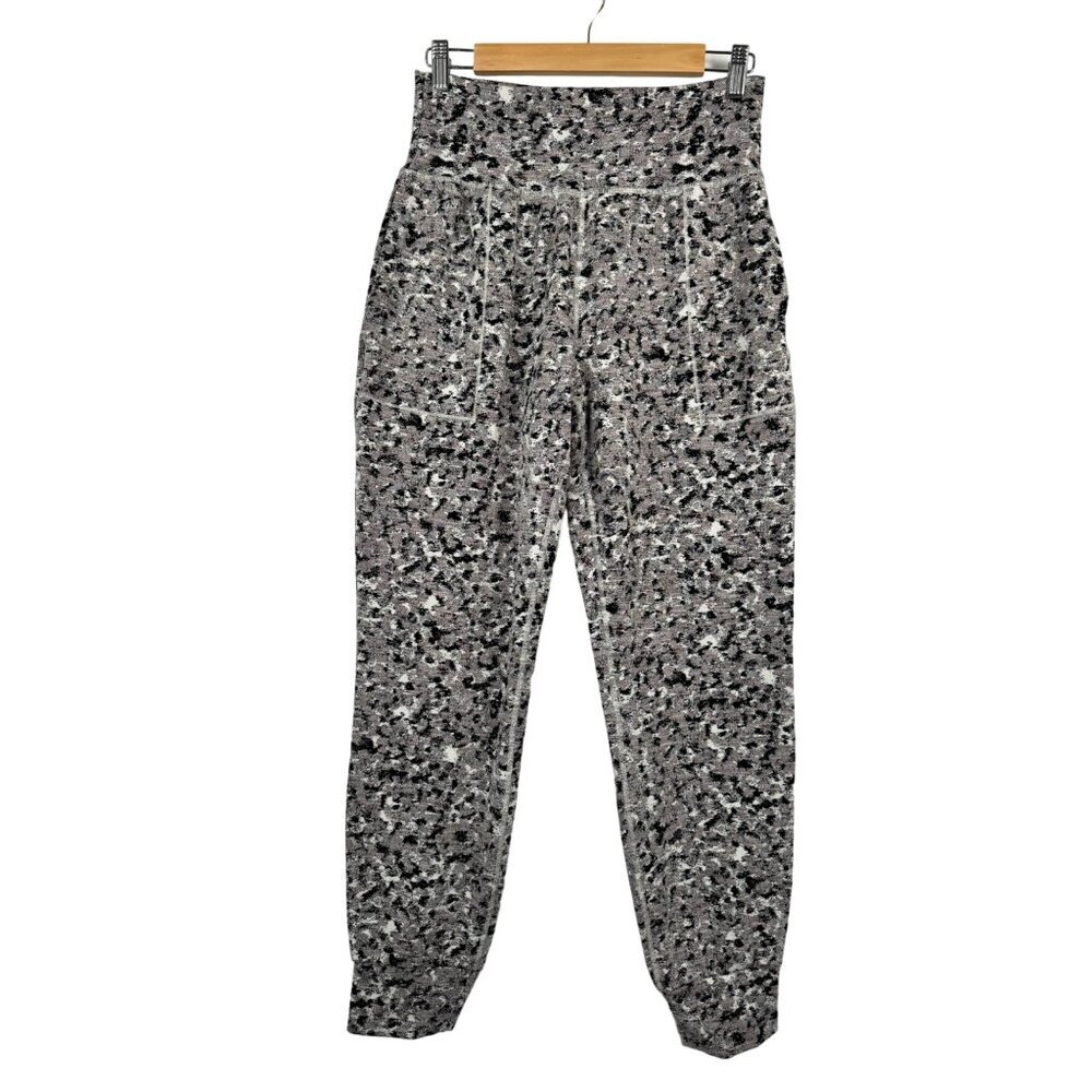 Athleta‎ Salutation textured jogger abstract cropped athleisure sz M